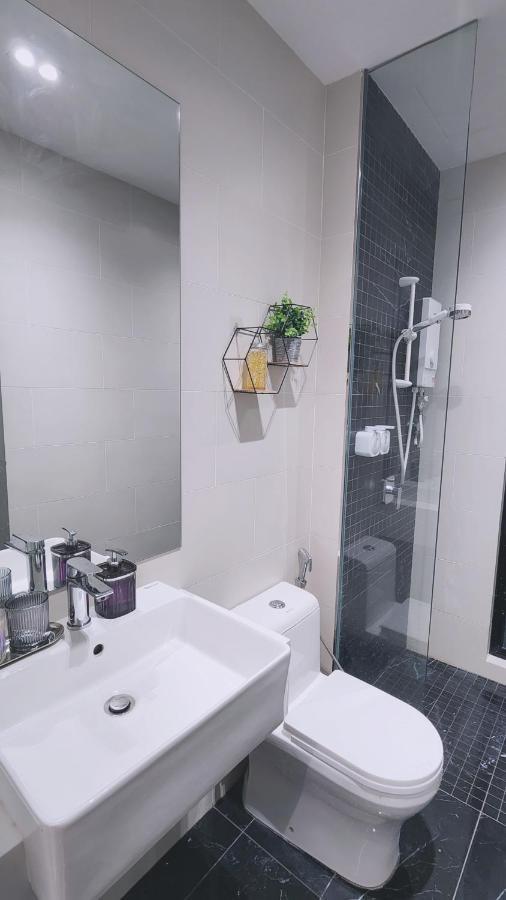 Skypool With Seaview 8Pax Beacon Executive Suites - Georgetown City Centre - 3Km To Komtar Kültér fotó